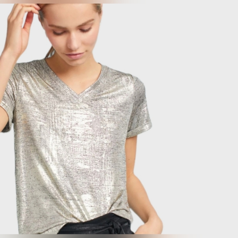 Anthropologie Akemi & Kim Gold Tee, Size M
